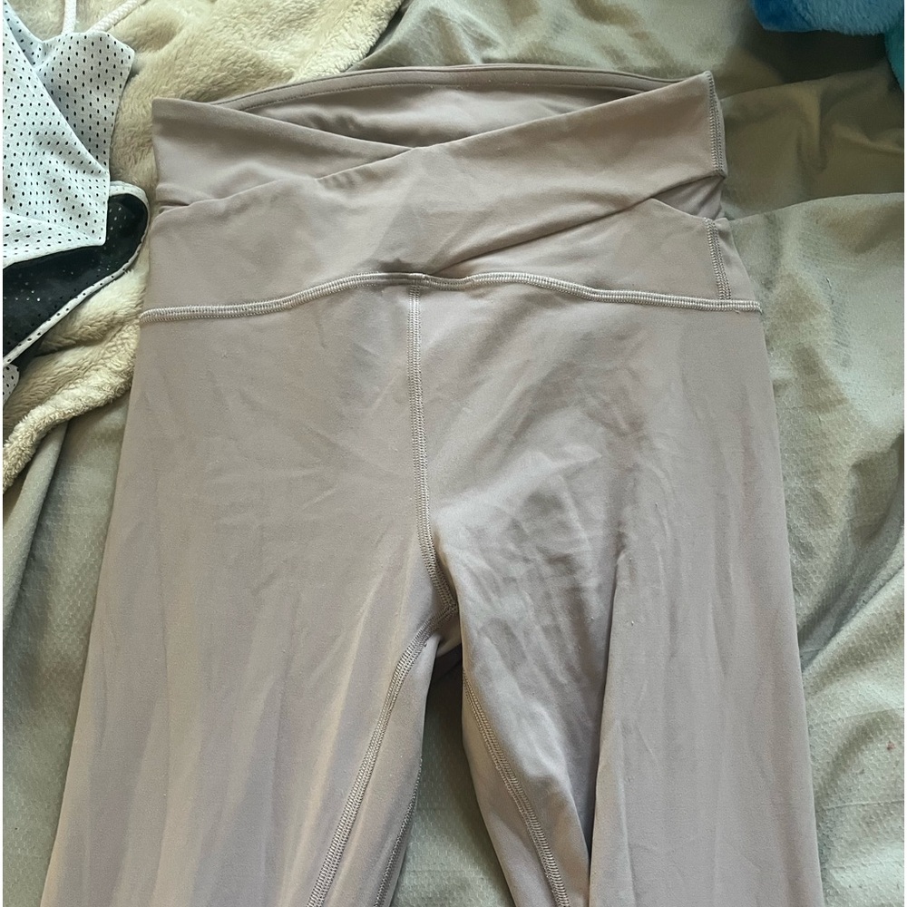 size 4 lulu crisscross leggings